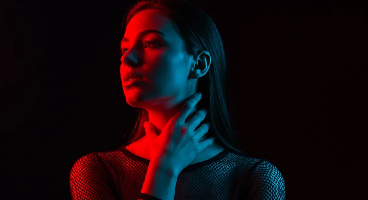 Retrato artístico em neon futurista