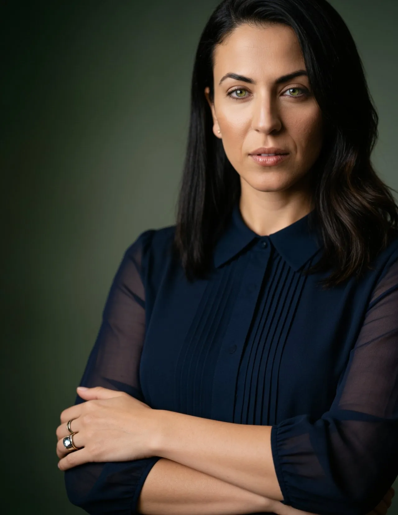 Cinematic Studio Portrait, Soft-Light Editorial Female Headshot
