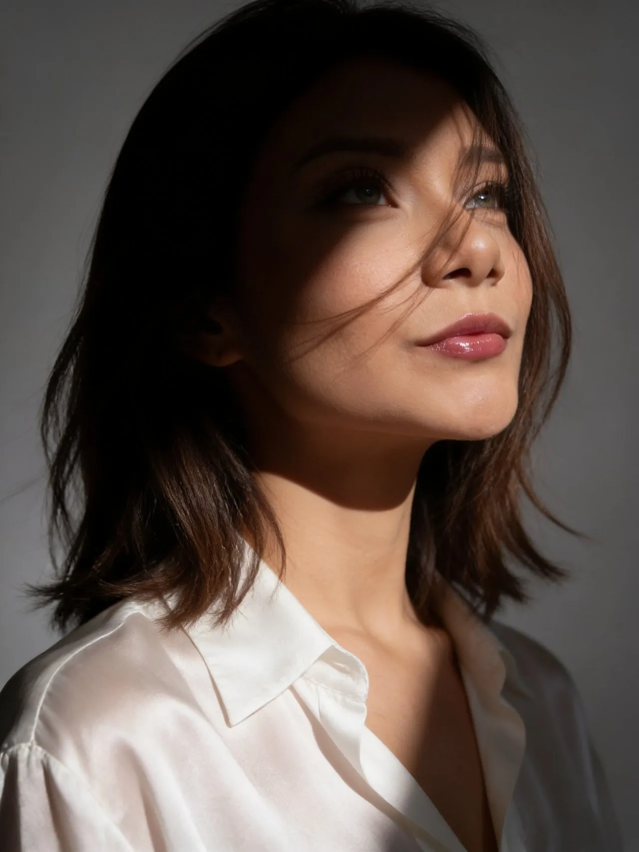 Cinematic Chiaroscuro Close-Up Portrait with Natural Light