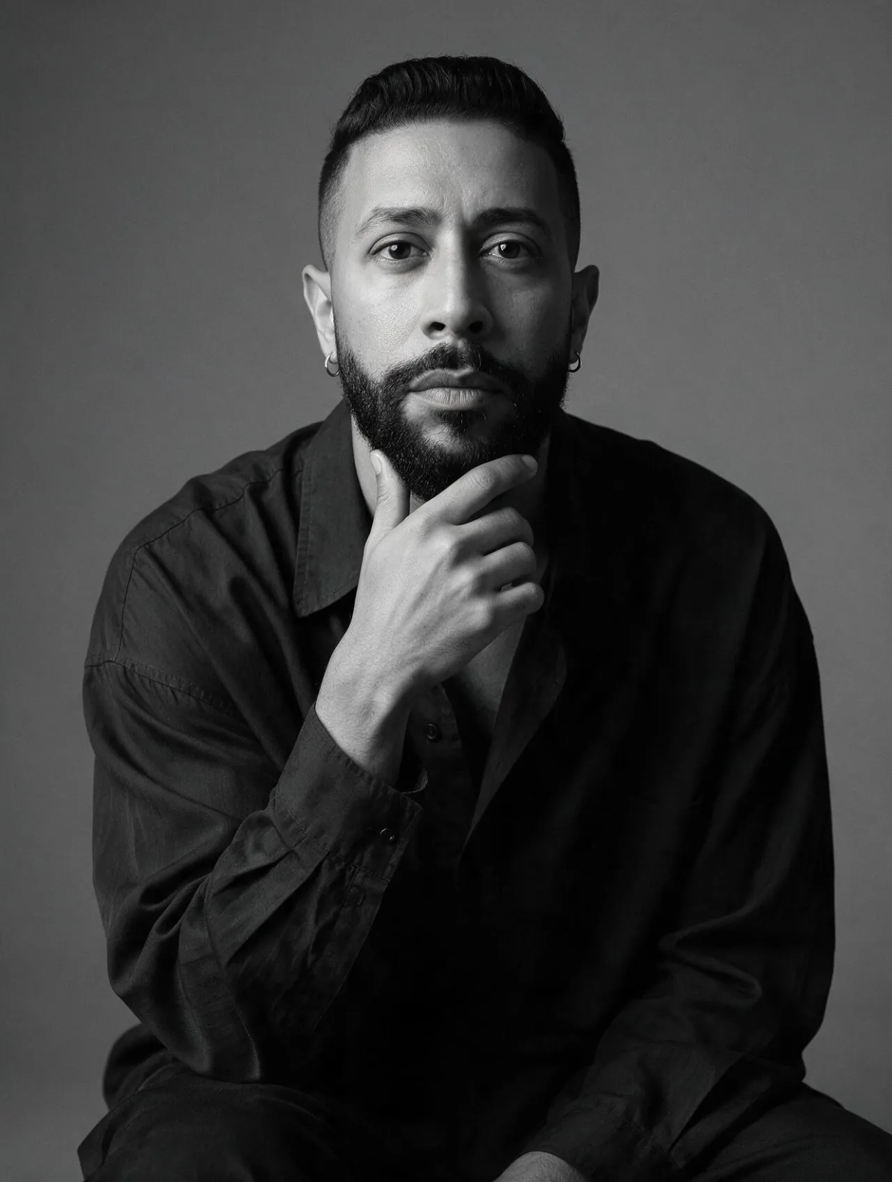 Fine-Art Monochrome Studio Portrait, Cinematic Soft Lighting